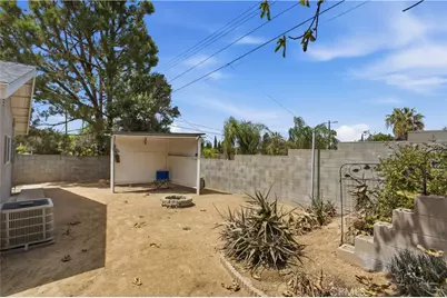 11340 Gladstone, Sylmar, CA 91342 - Photo 15