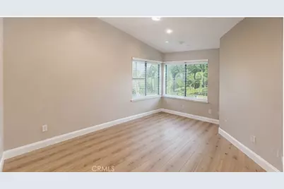 23317 Saticoy Street, Canoga Park, CA 91304 - Photo 7