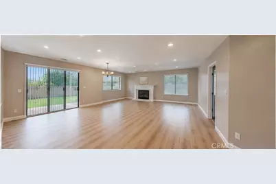 23317 Saticoy Street, Canoga Park, CA 91304 - Photo 5