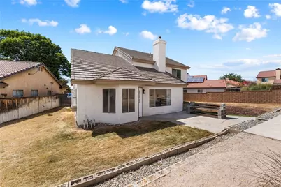 1000 Cloverdale Court, Rosamond, CA 93560 - Photo 35