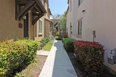 28440 Mirabelle, Saugus, CA 91350 - Photo 3