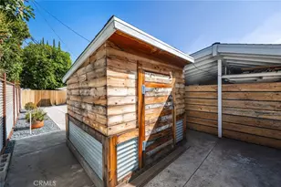 19843 Delano, Woodland Hills, CA 91367 - Photo 35