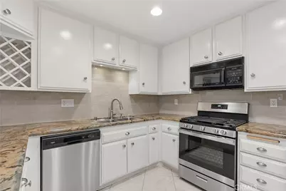 16939 Highfalls, Canyon Country, CA 91387 - Photo 3