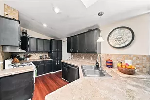 31977 Quartz Ln, Castaic, CA 91384 - Photo 13