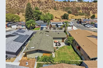 31977 Quartz Lane, Castaic, CA 91384 - Photo 3