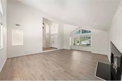 914 Sterling Oaks Court, Oak Park, CA 91377 - Photo 3
