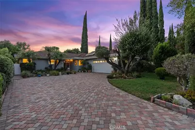 8941 Gloria Avenue, North Hills, CA 91343 - Photo 3