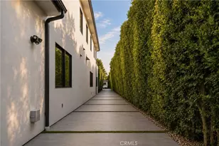 23262 Gonzales Dr, Woodland Hills, CA 91367 - Photo 61