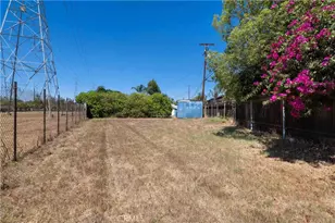 14766 Kingsbury St, Mission Hills (San Fernando), CA 91345 - Photo 37