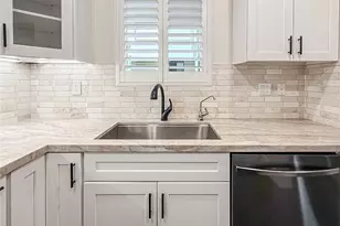 4724 Kester, Sherman Oaks, CA 91403 - Photo 13