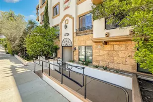4724 Kester, Sherman Oaks, CA 91403 - Photo 35