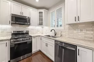 4724 Kester, Sherman Oaks, CA 91403 - Photo 15