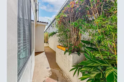 4724 Kester #109, Sherman Oaks, CA 91403 - Photo 37