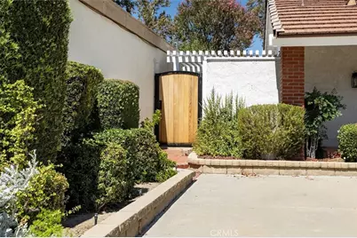 23533 Via Castanet, Valencia, CA 91355 - Photo 3