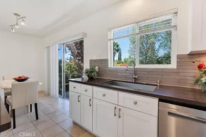 22445 Dardenne, Calabasas, CA 91302 - Photo 15