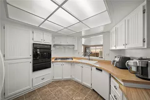 27730 Starlight Ln, Castaic, CA 91384 - Photo 7