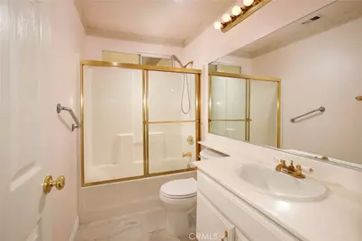 19707 Skyview Court, Canyon Country, CA 91351 - Photo 15
