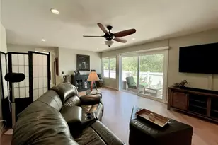 20042 Ave Of The Oaks, Newhall, CA 91321 - Photo 17