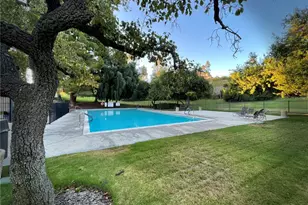 20042 Ave Of The Oaks, Newhall, CA 91321 - Photo 31