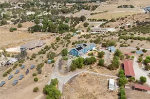 33247 Escondido Dr, Agua Dulce, CA 91390 - Photo 5
