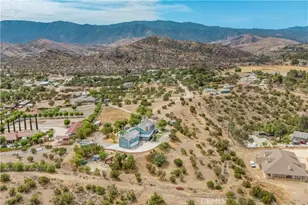 33247 Escondido Dr, Agua Dulce, CA 91390 - Photo 7