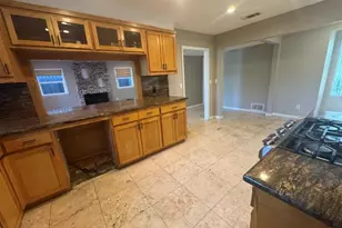 11116 Woodley, Granada Hills, CA 91344 - Photo 5