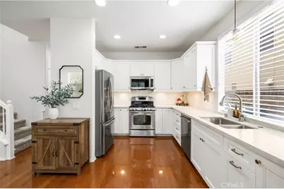 28380 Mayfair Drive, Valencia, CA 91354 - Photo 5