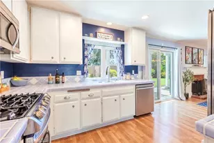 21902 Grovepark Dr, Saugus, CA 91350 - Photo 9