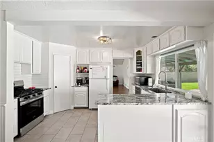 23002 La Granja, Valencia, CA 91354 - Photo 13