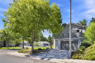 23002 La Granja, Valencia, CA 91354 - Photo 3