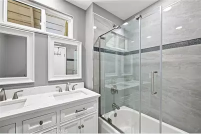 23002 La Granja, Valencia, CA 91354 - Photo 37