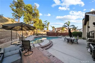 28083 Valcour Dr, Canyon Country, CA 91387 - Photo 5