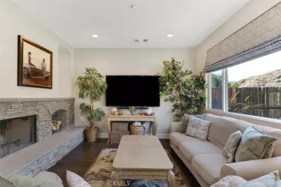 12119 Via Santa Barbara, Sylmar, CA 91342 - Photo 9