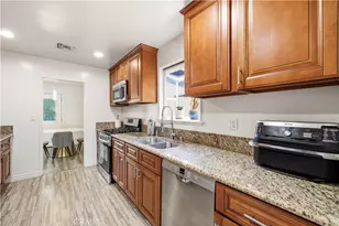 11201 Petit Ave, Los Angeles, CA 91344 - Photo 27