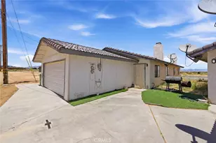 8924 N Loop, California City, CA 93505 - Photo 27
