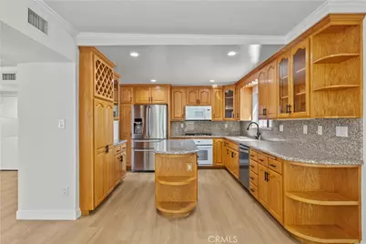9660 Delco Avenue, Chatsworth, CA 91311 - Photo 7