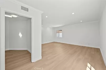9660 Delco Avenue, Chatsworth, CA 91311 - Photo 23