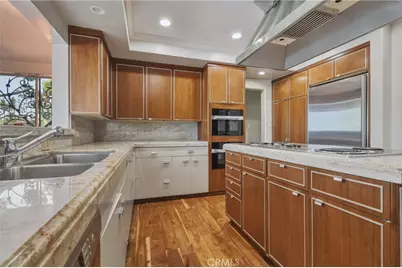 16172 Royal Oak Road, Encino, CA 91436 - Photo 15
