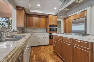 16172 Royal Oak Rd, Encino, CA 91436 - Photo 15