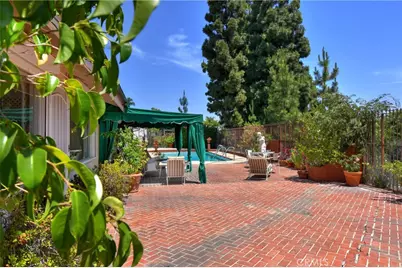 16172 Royal Oak Road, Encino, CA 91436 - Photo 27