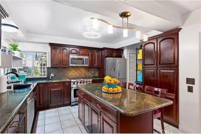 4537 Ellenita Avenue, Tarzana, CA 91356 - Photo 17