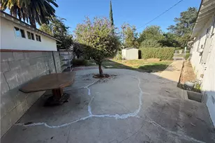 23141 Gonzales, Woodland Hills, CA 91367 - Photo 11