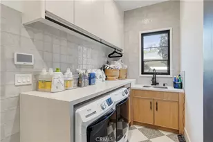 4050 Contera Rd, Encino, CA 91436 - Photo 39