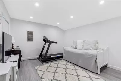 22444 Venido, Woodland Hills, CA 91364 - Photo 15