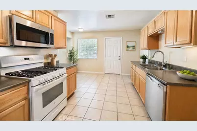44608 Stanridge, Lancaster, CA 93535 - Photo 3