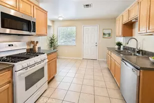 44608 Stanridge, Lancaster, CA 93535 - Photo 3