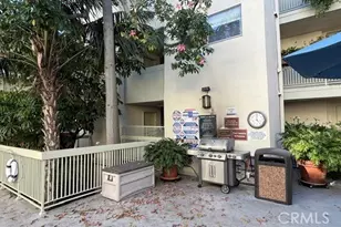 1230 N Sweetzer Ave, West Hollywood, CA 90069 - Photo 23