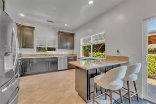 22720 Oxnard St, Woodland Hills, CA 91367 - Photo 23