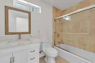 22720 Oxnard St, Woodland Hills, CA 91367 - Photo 9