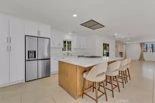 22720 Oxnard St, Woodland Hills, CA 91367 - Photo 11